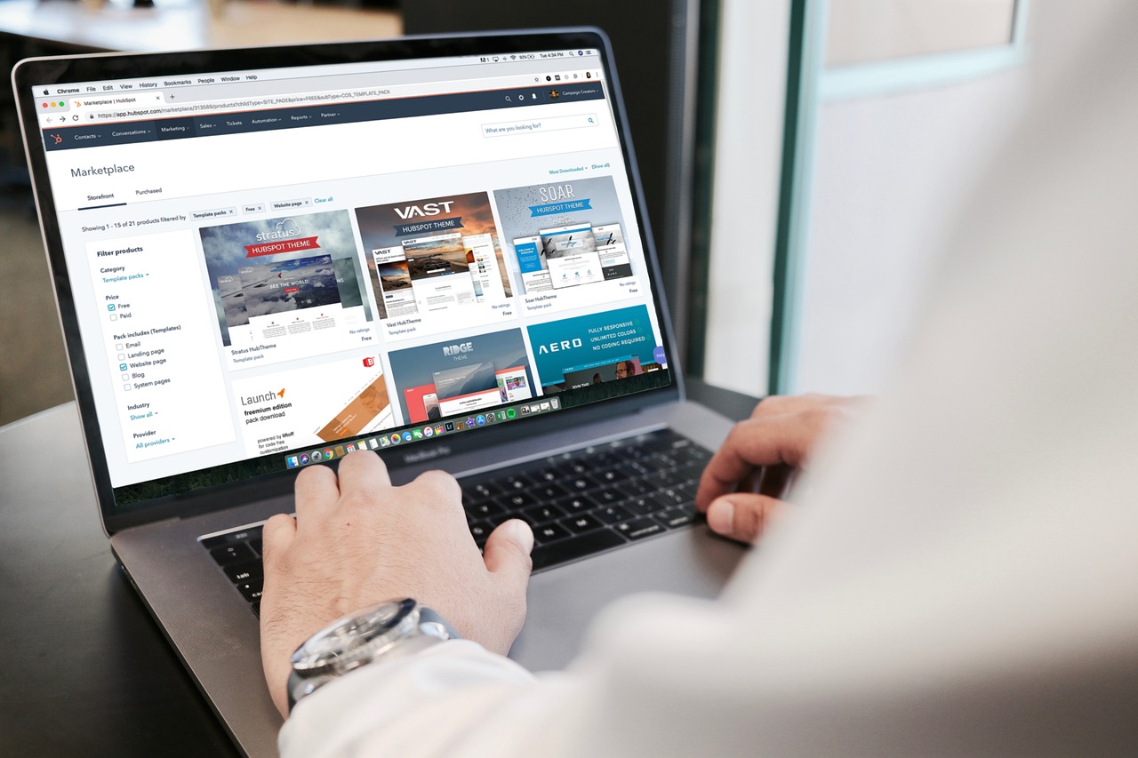 Analytics and Reporting  Services